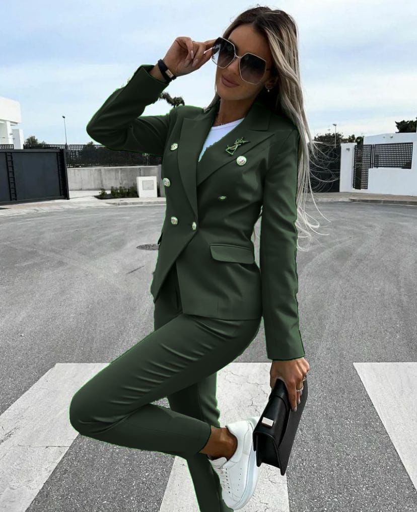 ENRICA - ELEGANT SUIT FOR CAREER WOMEN